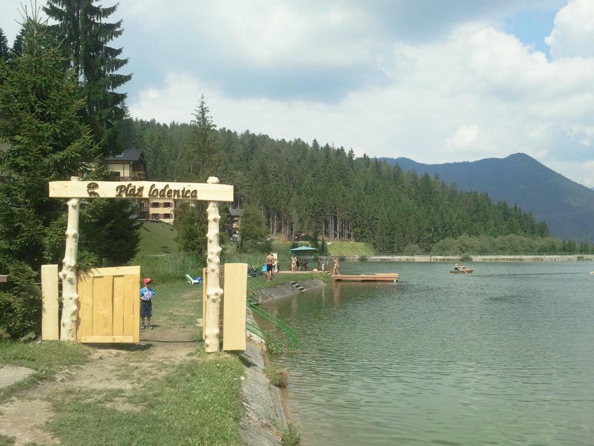 Apartmán pri jazere Ruzomberok Esterno foto